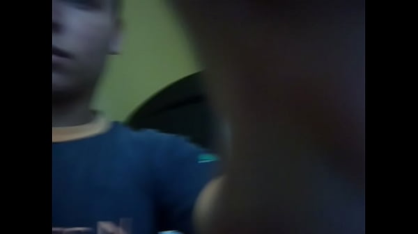 Fazendo um carinho para as gatas 