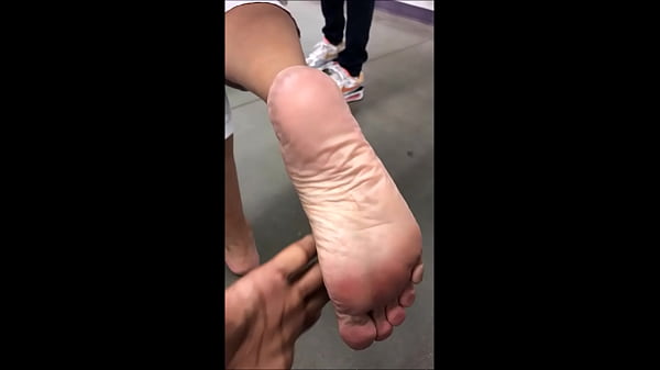 Asian Angie smelly toes and soles