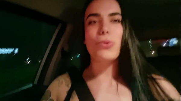 Carona e uma mamada  CONTINUA NO RED 