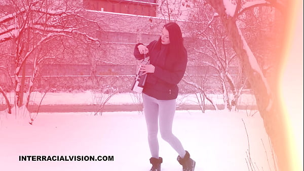 VICTORIA DANIELS DP PISSING