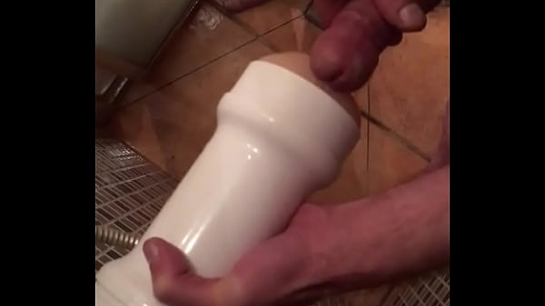 Probando jugete nuevo  quieres que te folle a ti 